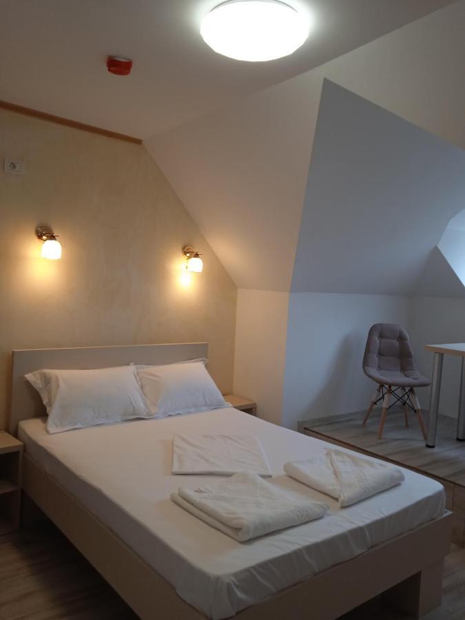 بوخارست Hotel Marina Srl المظهر الخارجي الصورة
