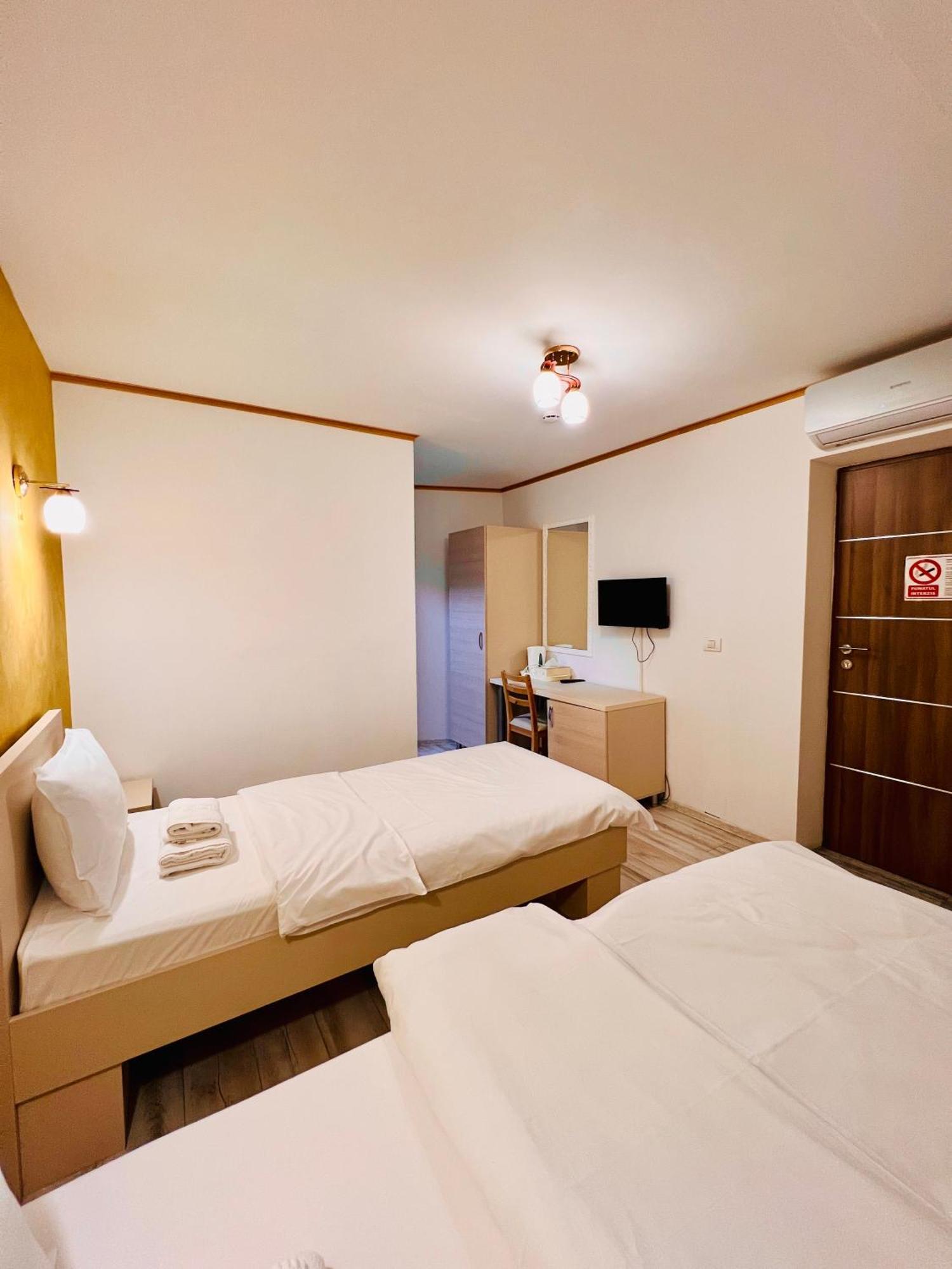 بوخارست Hotel Marina Srl المظهر الخارجي الصورة